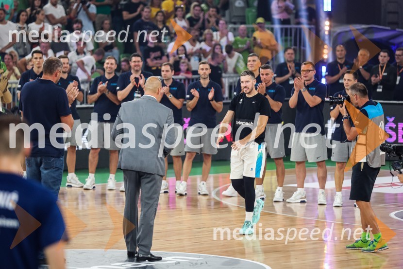  Matej Erjavec, predsednik, Košarkarska Zveza Slovenije;  Goran Dragić, košarkarPripravljalna košarkarska tekma Slovenija - Srbija