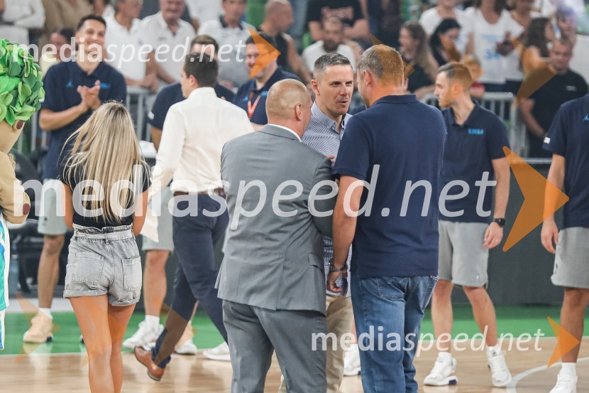  Matej Erjavec, predsednik, Košarkarska Zveza Slovenije;  Boštjan  Nachbar, nekdanji košarkar;  Radoslav Rašo Nesterović, nekdanji košarkarPripravljalna košarkarska tekma Slovenija - Srbija