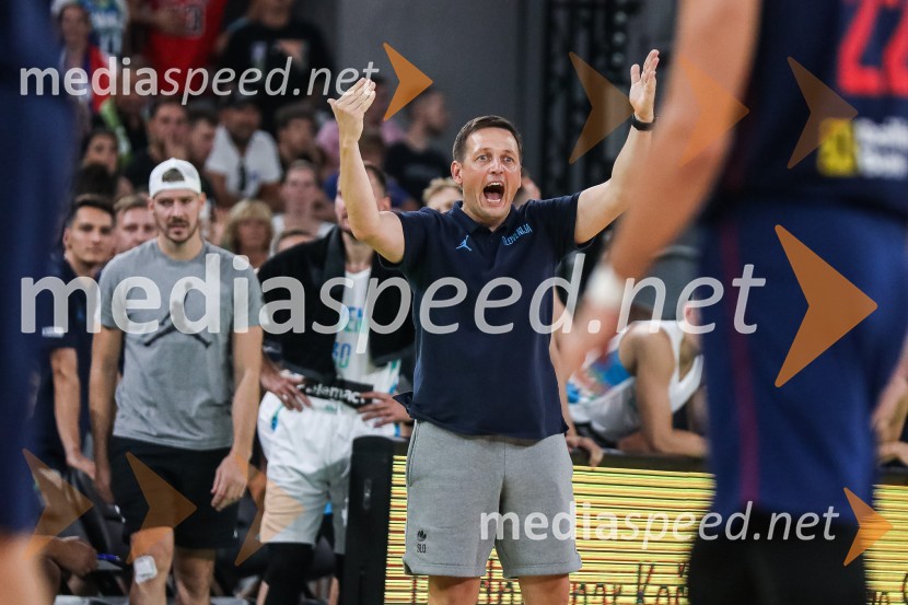  Aleksander Sekulić, selektorPripravljalna košarkarska tekma Slovenija - Srbija