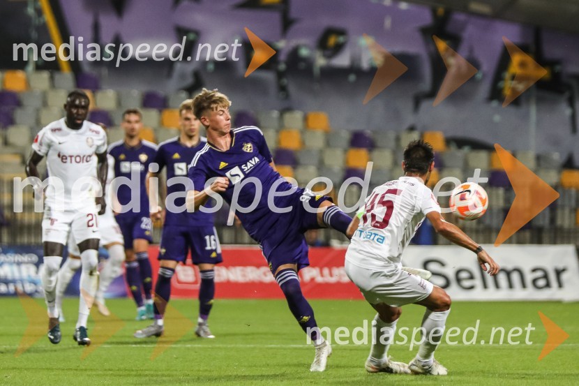  Tine Čuk, nogometaš, NK Maribor;  Mário Jorge Malico Paulino- Camora, nogometaš, CFR ClujNogometna tekma NK Maribor : CFR Cluj