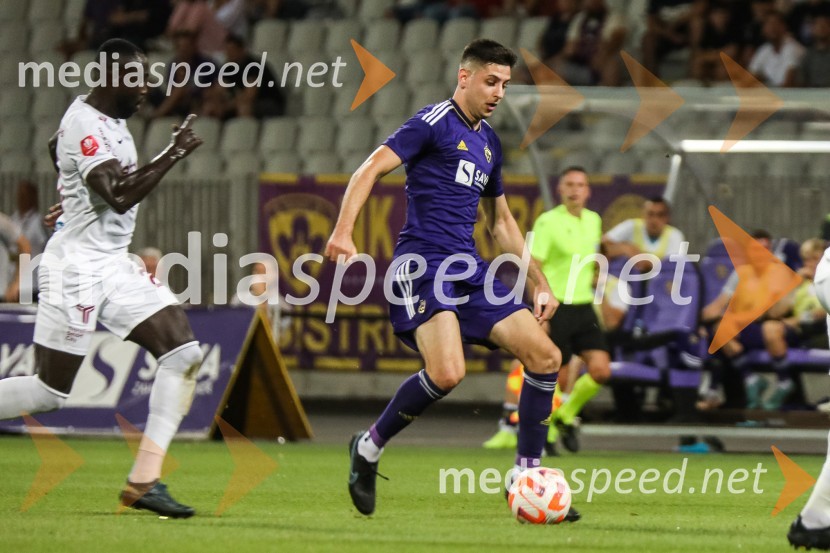  Bismark Adjei-Boateng, nogometaš, CFR Cluj;  Marko Božić, nogometaš NK MariborNogometna tekma NK Maribor : CFR Cluj