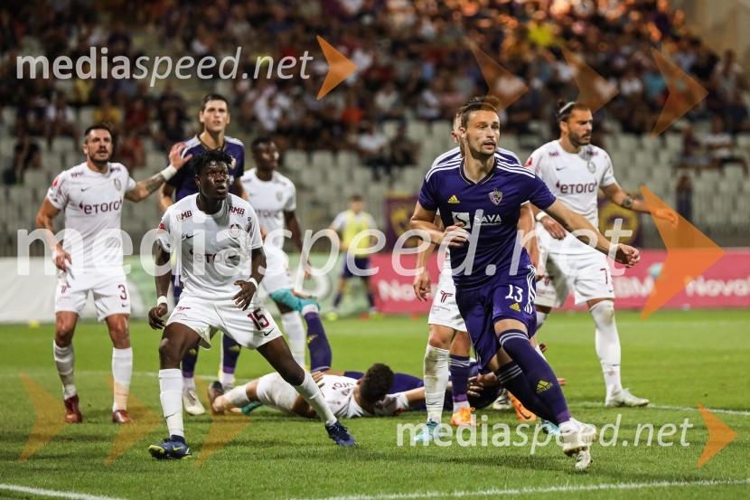  Andrei Burcă, nogometaš, CFR Cluj;  Vladan Vidaković, nogometaš, NK Maribor;  Emmanuel Yeboah, nogometaš, CFR Cluj;  Rok Sirk, nogometaš, NK Maribor;  ... Nogometna tekma NK Maribor : CFR Cluj