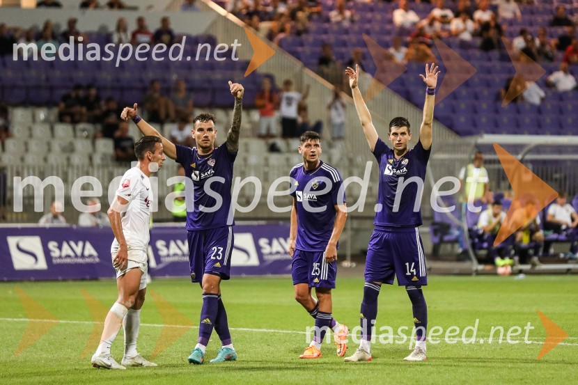  ... ;  Luka Uskoković, nogometaš, NK Maribor;  Sven Karić, nogometaš, NK Maribor;  Vladan Vidaković, nogometaš, NK MariborNogometna tekma NK Maribor : CFR Cluj