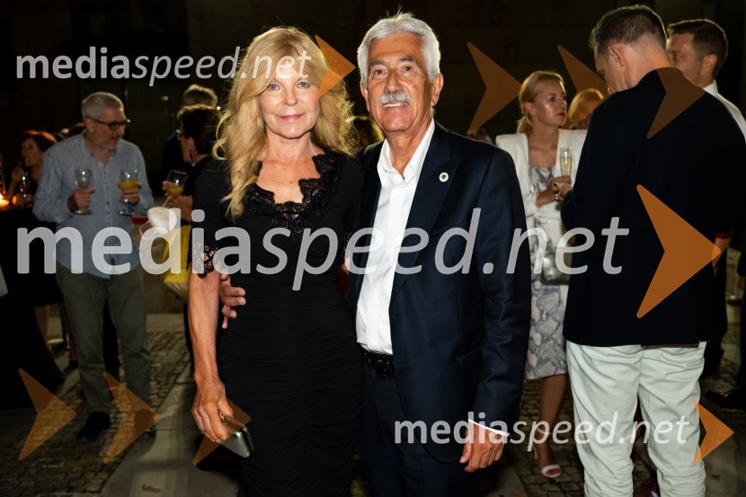  Darja Kuhar Kotnik, soustanoviteljica in podpredsednica Društva za zdravje naroda;  Rajko Kotnik, bivši višji državni odvetnik, predsednik Lions kluba Ljubljana RožnikPianistka HÉLÈNE GRIMAUD in Simfonični orkester iz Pittsburgha, Festival Ljubljana 2022