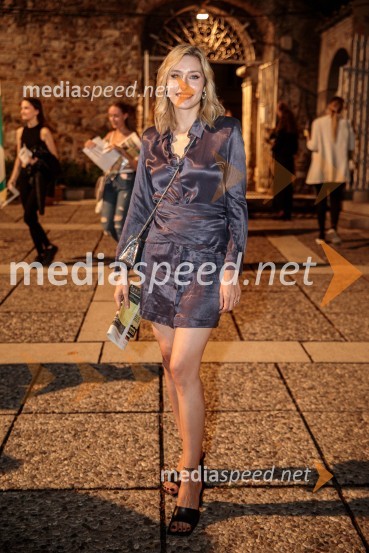  Sara Briški Cirman - Raiven, pevka, harfistkaČarobna glasba iz Harryja Potterja, Festival Ljubljana 2022