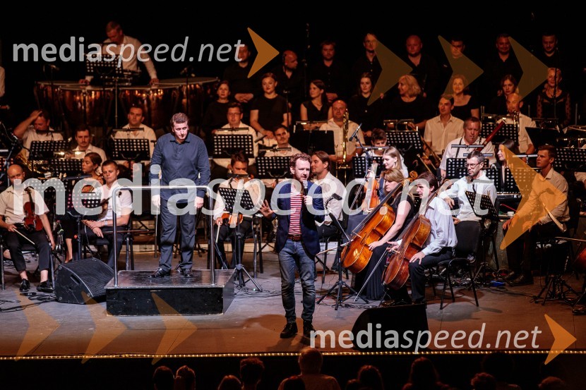  Taras  Martynyk, dirigent;  Chris Rankin, igralecČarobna glasba iz Harryja Potterja, Festival Ljubljana 2022