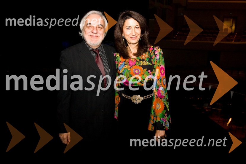 Plamen Kartaloff, režiser predstave in Nataša Jelić, služba za stike z javnostmi SNG opera in baletKnez Igor, premiera opere