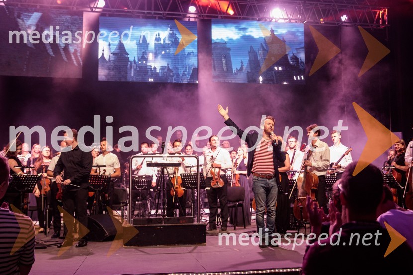  Taras  Martynyk, dirigent;  Chris Rankin, igralecČarobna glasba iz Harryja Potterja, Festival Ljubljana 2022