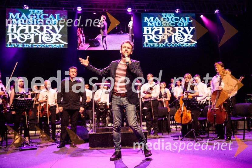  Taras  Martynyk, dirigent;  Chris Rankin, igralecČarobna glasba iz Harryja Potterja, Festival Ljubljana 2022