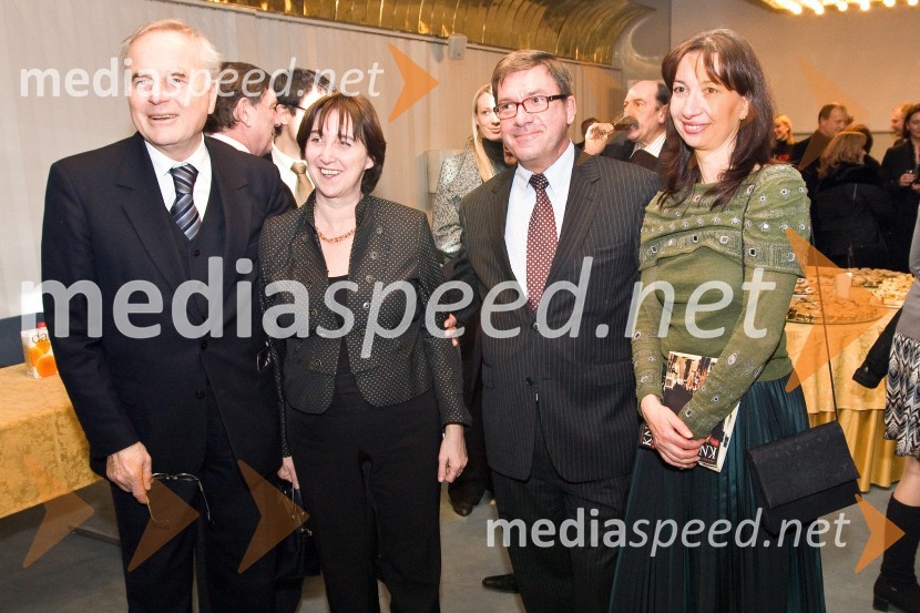 Kristijan Ukmar, ravnatelj SNG opera in balet Ljubljana, žena Johna Groffen, nizozemskega veleposlanika, John Groffen, nizozemski veleposlanik v Sloveniji in Branka Strmole Ukmar, pedagoginja in soproga Kristijana Ukmarja, ravnatelja SNG Opera in Balet LjubljanaKnez Igor, premiera opere
