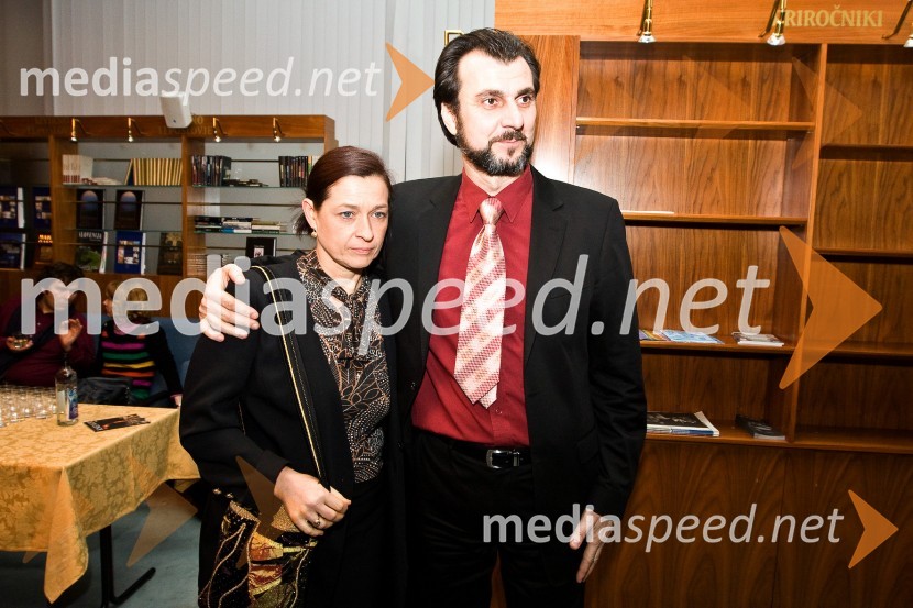 Robert Vrčon, operni pevec (nastopajoč v predstavi) s soprogoKnez Igor, premiera opere