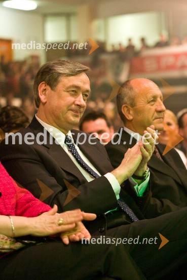 Dr. Danilo Türk, predsednik Republike Slovenije (v ozadju Branko Pavlin, predsednik uprave časopisne hiše Dnevnik)Slovenec leta 2008