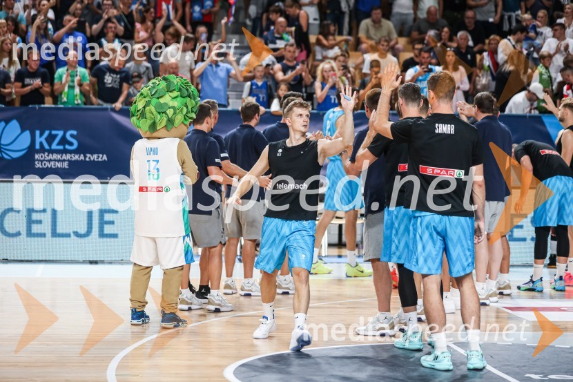  Luka Rupnik, košarkarKošarkarska tekma Slovenija : Hrvaška