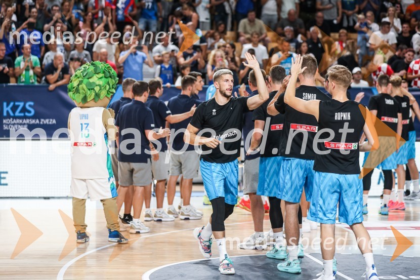  Aleksej  Nikolić, košarkarKošarkarska tekma Slovenija : Hrvaška