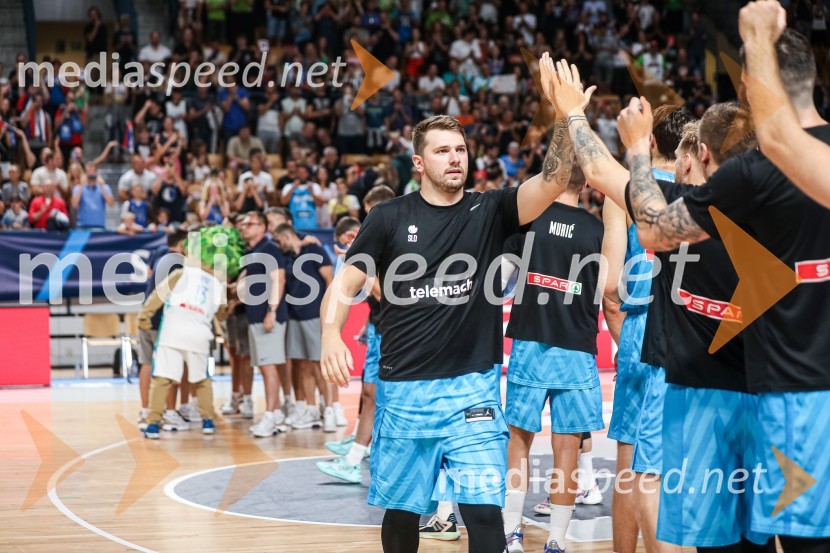  Luka  Dončić, košarkarKošarkarska tekma Slovenija : Hrvaška
