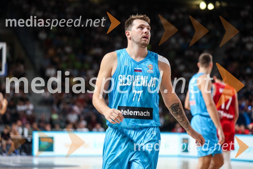  Luka  Dončić, košarkarKošarkarska tekma Slovenija : Hrvaška