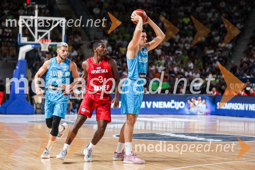  Aleksej  Nikolić, košarkar;  Jaleen Smith, košarkar;  Vlatko Čančar, košarkarKošarkarska tekma Slovenija : Hrvaška