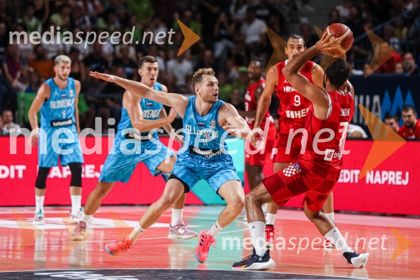  Jaka Blažič, košarkar;  ... Košarkarska tekma Slovenija : Hrvaška