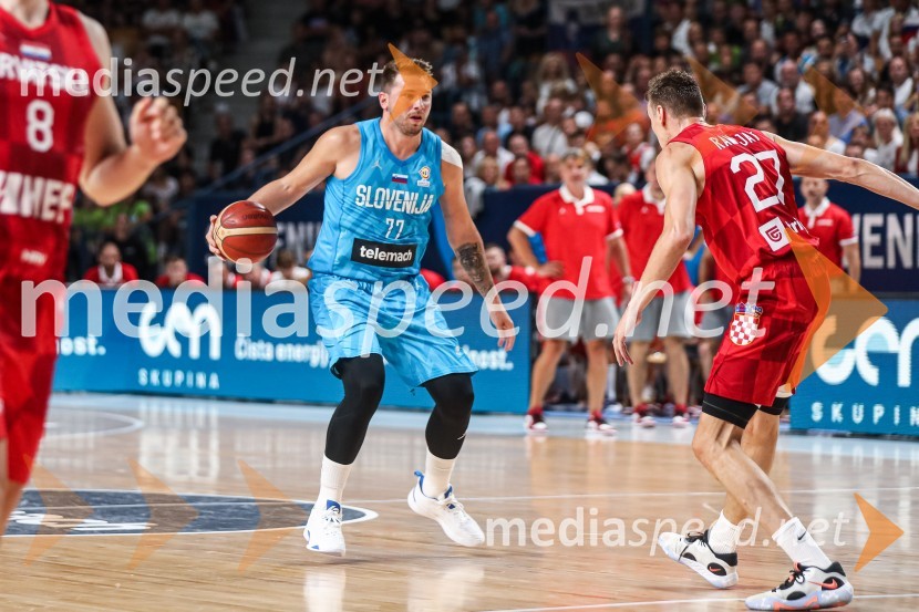  Luka  Dončić, košarkar;  ... Košarkarska tekma Slovenija : Hrvaška