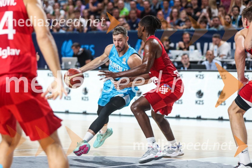  Goran Dragić, košarkar;  Jaleen Smith, košarkarKošarkarska tekma Slovenija : Hrvaška