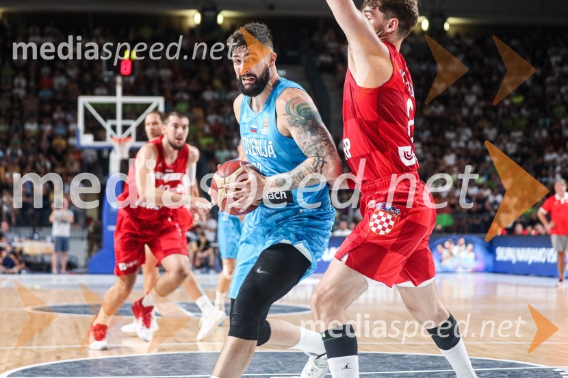  Žiga Dimec, košarkar;  ... Košarkarska tekma Slovenija : Hrvaška