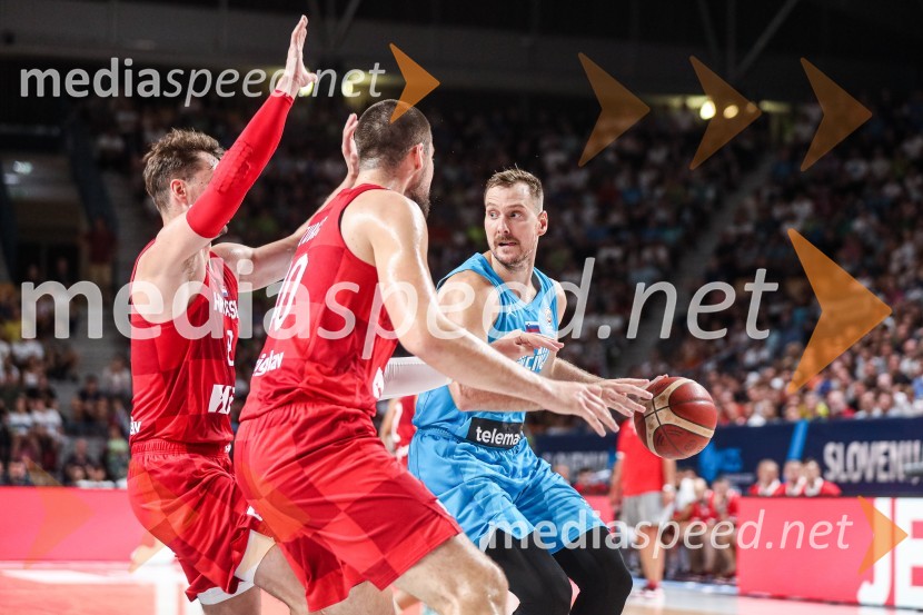  ... ;  ... ;  Zoran Dragić, košarkarKošarkarska tekma Slovenija : Hrvaška