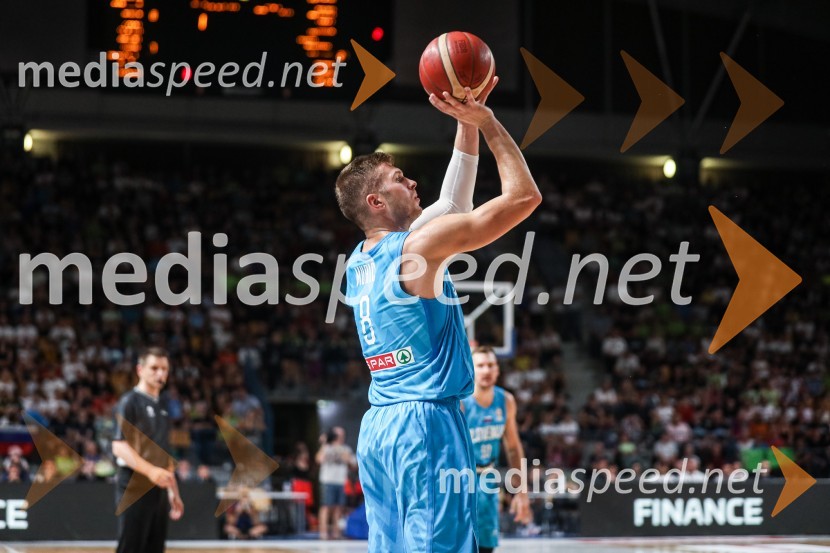  Edo Murić, košarkarKošarkarska tekma Slovenija : Hrvaška