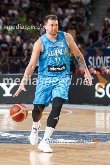  Luka  Dončić, košarkarKošarkarska tekma Slovenija : Hrvaška