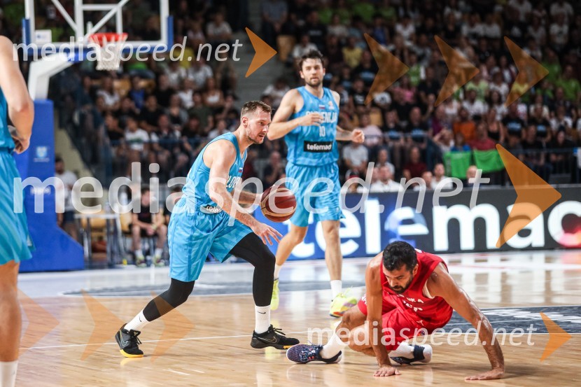  Zoran Dragić, košarkar;  ... Košarkarska tekma Slovenija : Hrvaška