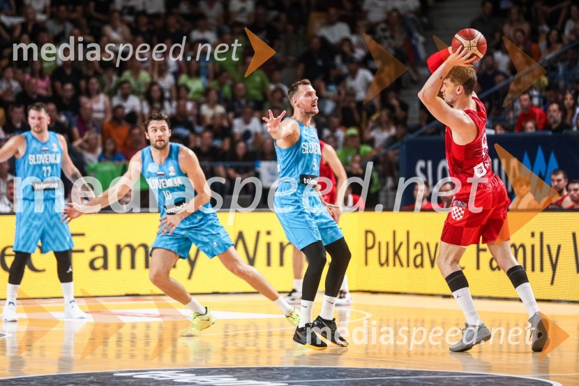  Mike Tobey, košarkar;  Zoran Dragić, košarkar;  ... Košarkarska tekma Slovenija : Hrvaška