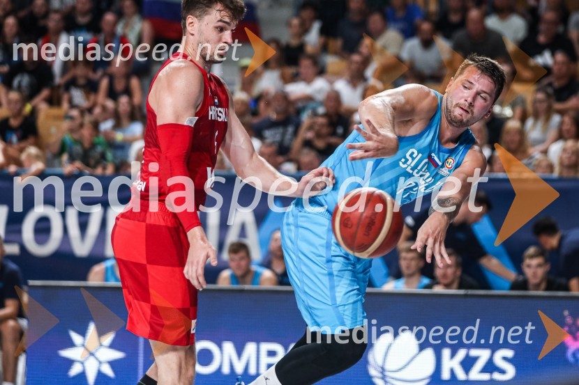  ... ;  Luka  Dončić, košarkarKošarkarska tekma Slovenija : Hrvaška
