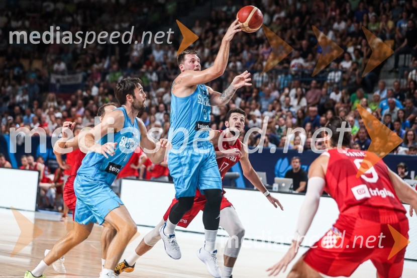  Mike Tobey, košarkar;  Luka  Dončić, košarkar;  Karlo Matković, košarkar;  Dario Šarić, košarkarKošarkarska tekma Slovenija : Hrvaška