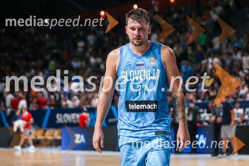  Luka  Dončić, košarkarKošarkarska tekma Slovenija : Hrvaška