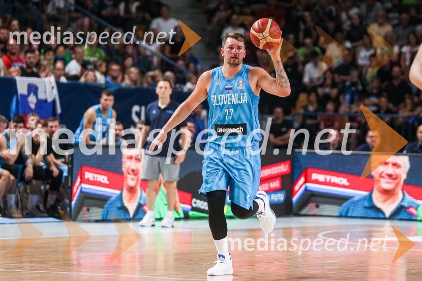  Luka  Dončić, košarkarKošarkarska tekma Slovenija : Hrvaška