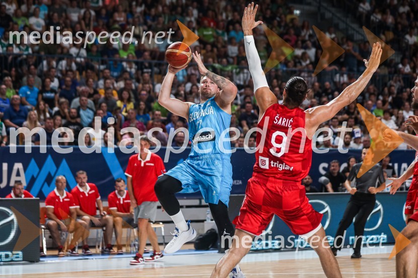  Luka  Dončić, košarkar;  Dario Šarić, košarkarKošarkarska tekma Slovenija : Hrvaška