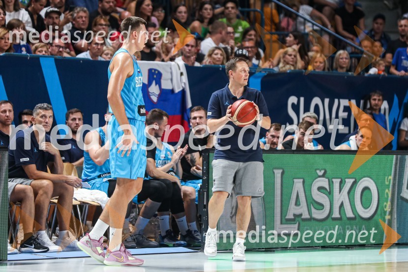  Vlatko Čančar, košarkar;  Aleksander Sekulić, selektor  košarkaške reprezentanceKošarkarska tekma Slovenija : Hrvaška