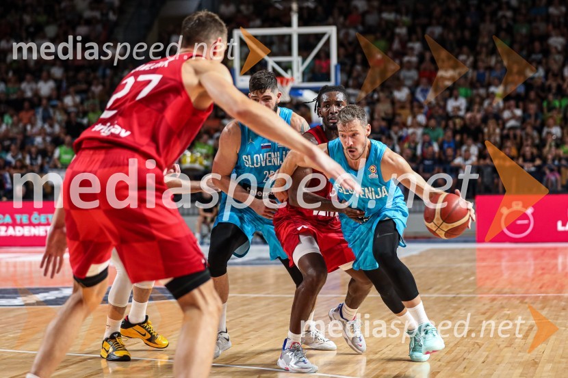  ... ;  Goran Dragić, košarkarKošarkarska tekma Slovenija : Hrvaška
