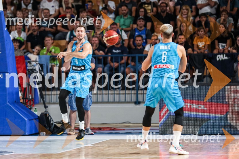  Zoran Dragić, košarkar;  Aleksej  Nikolić, košarkarKošarkarska tekma Slovenija : Hrvaška
