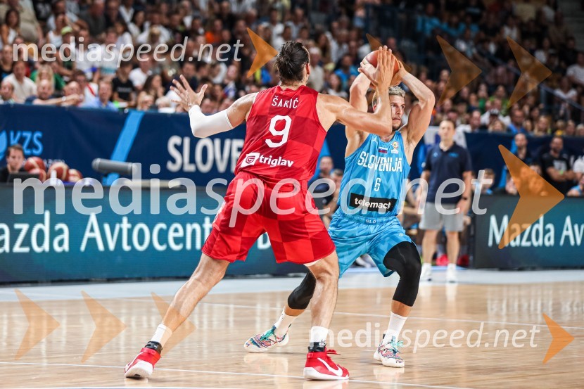  Dario Šarić, košarkar;  Aleksej  Nikolić, košarkarKošarkarska tekma Slovenija : Hrvaška