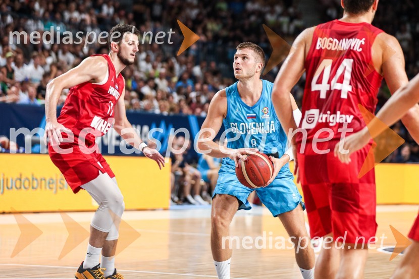  Karlo Matković, košarkar;  Edo Murić, košarkar;  Bojan Bogdanović, košarkarKošarkarska tekma Slovenija : Hrvaška