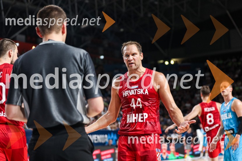  ... ;  Bojan Bogdanović, košarkarKošarkarska tekma Slovenija : Hrvaška