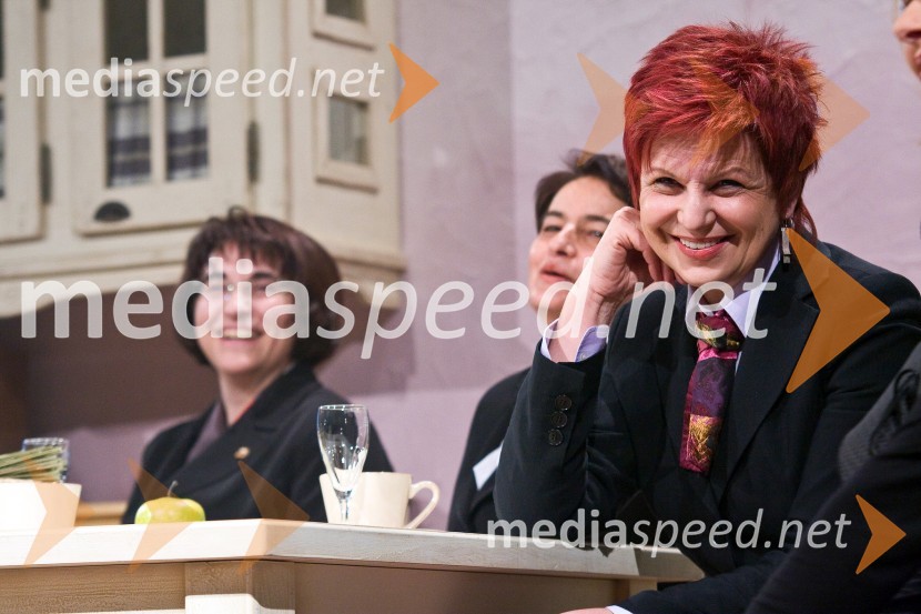 Ljubica Jelušič, ministrica za obrambo, Irma Pavlinič Krebs, ministrica za javno upravo in Majda Širca, ministrica za kulturoSlovenec leta 2008