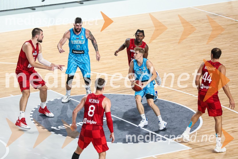  Ivica Zubac, košarkar;  Žiga Dimec, košarkar;  ... ;  Jaleen Smith, košarkar;  Luka Rupnik, košarkar;  Bojan Bogdanović, košarkarKošarkarska tekma Slovenija : Hrvaška