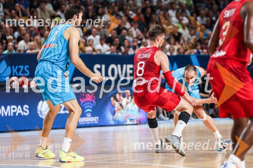  Mike Tobey, košarkar;  ... ;  Klemen Prepelič, košarkarKošarkarska tekma Slovenija : Hrvaška