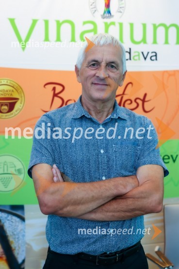  Ivan Koncut, upokojeni učitelj športaNovinarska konferenca Festival Vinarium