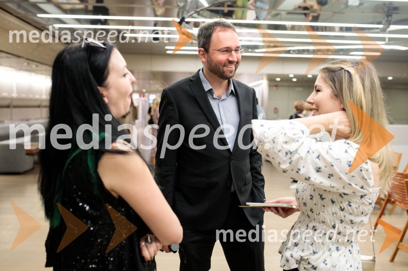  Maruša Šinkovič, PR Festival Ljubljana;  Vito Žuraj, skladatelj;  Tina Berk, sodelavka za odnose z javnostmi, Festival LjubljanaJuan Diego Florez, Festival Ljubljana 2022