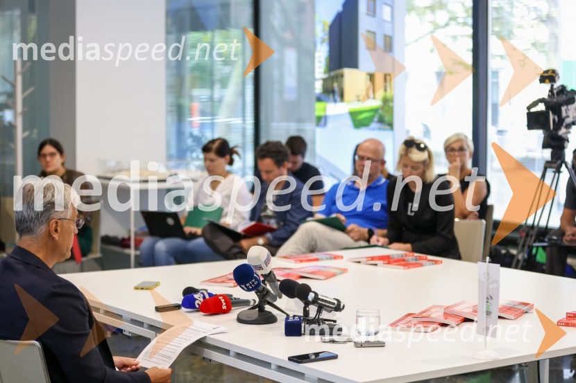 mag. Črtomir Remec, direktor Stanovanjskega sklada RSNovinarska konferenca SSRS ob pridobitvi nepovratnih sredstev za gradnjo novih najemnih stanovanj