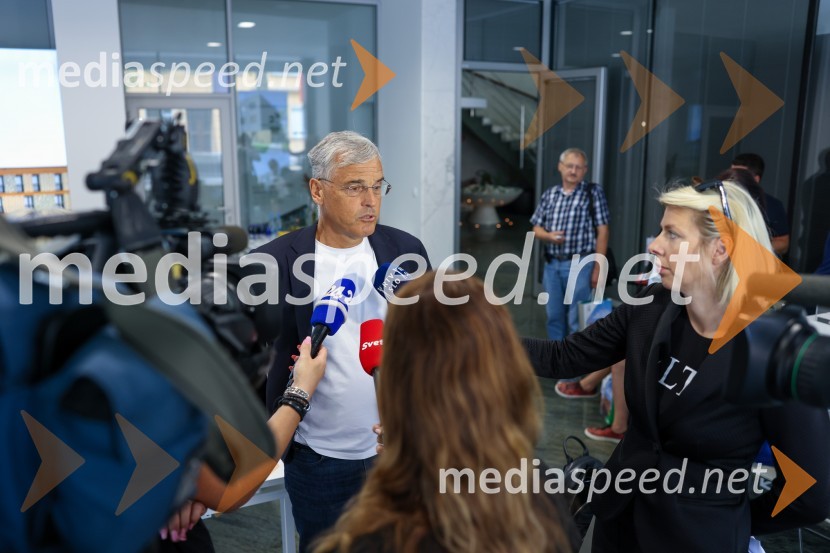 mag. Črtomir Remec, direktor Stanovanjskega sklada RSNovinarska konferenca SSRS ob pridobitvi nepovratnih sredstev za gradnjo novih najemnih stanovanj