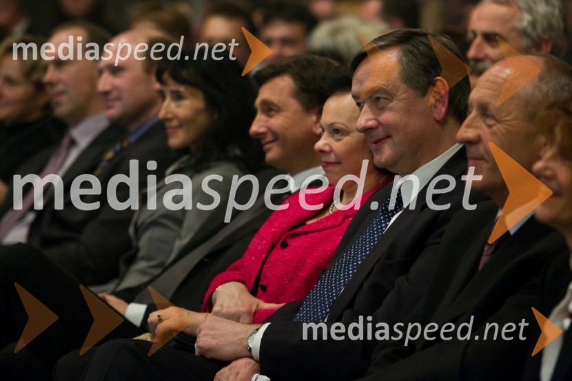 Borut Pahor, predsednik vlade Republike Slovenije, dr. Danilo Türk, predsednik Republike Slovenije in soproga Barbara Miklič TürkSlovenec leta 2008