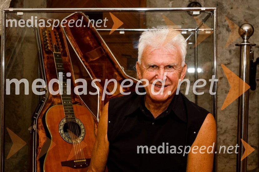  Andrej Šifrer, glasbenikAndrej Šifrer, 70 let-NIČ proti VEČnosti